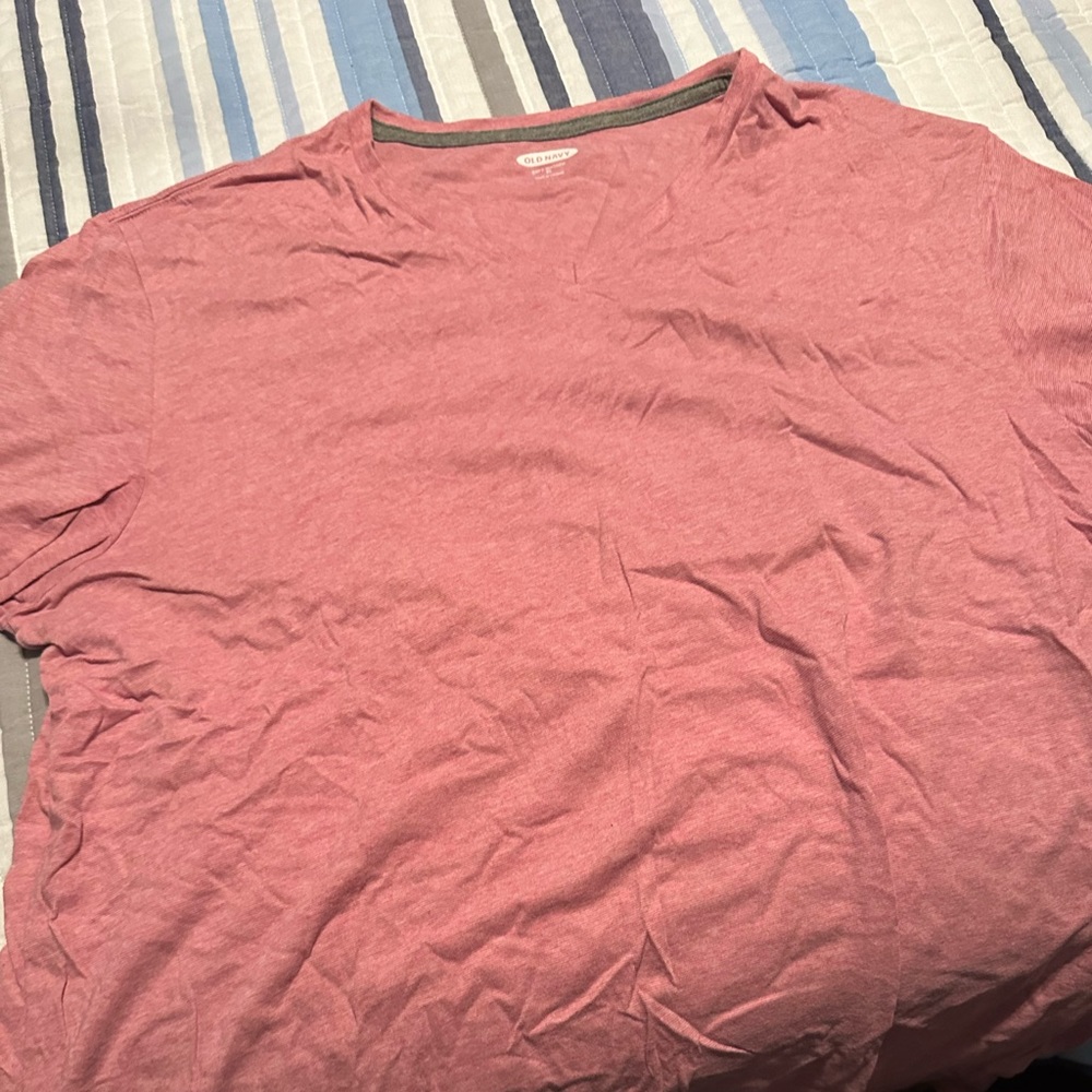 Old navy tshirt